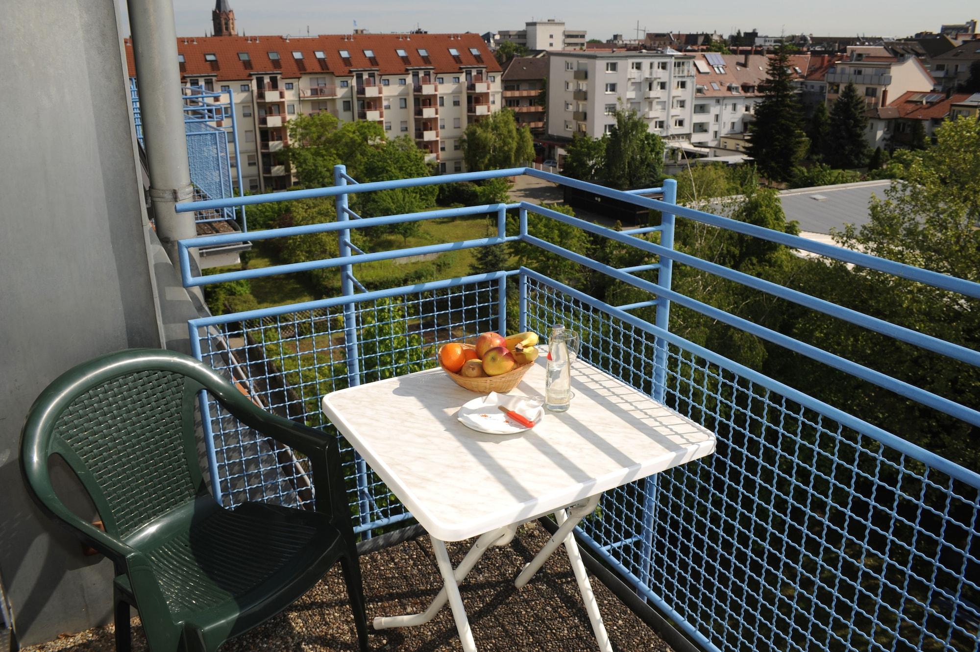 Acora Karlsruhe Zentrum Living The City - Apartments מראה חיצוני תמונה